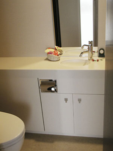 300mm���炸�̉��s�ɂ� �[�܂�܂�